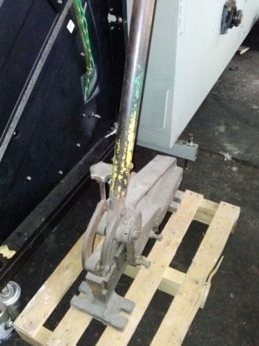 NOŻYCE GILOTYNOWE DO BLACHY GILOTYNA