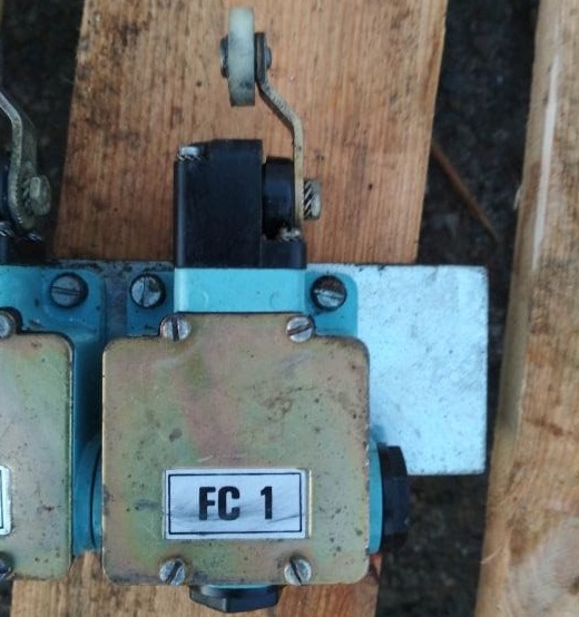 WYŁĄCZNIK KRAŃCOWY FC