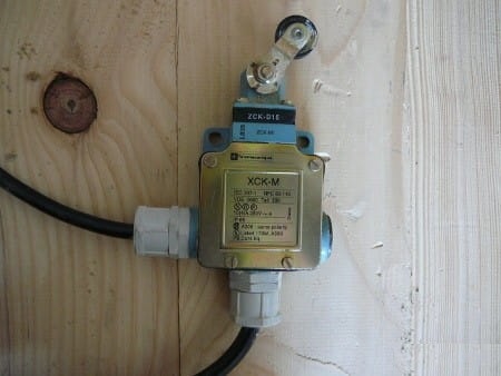 WYŁĄCZNIK KRAŃCOWY NFC 63-140