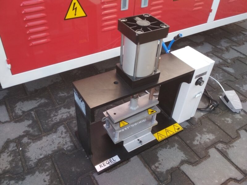 MASZYNY DO PRODUKCJI RĘKAWICZEK FOLIOWYCH KEGEL