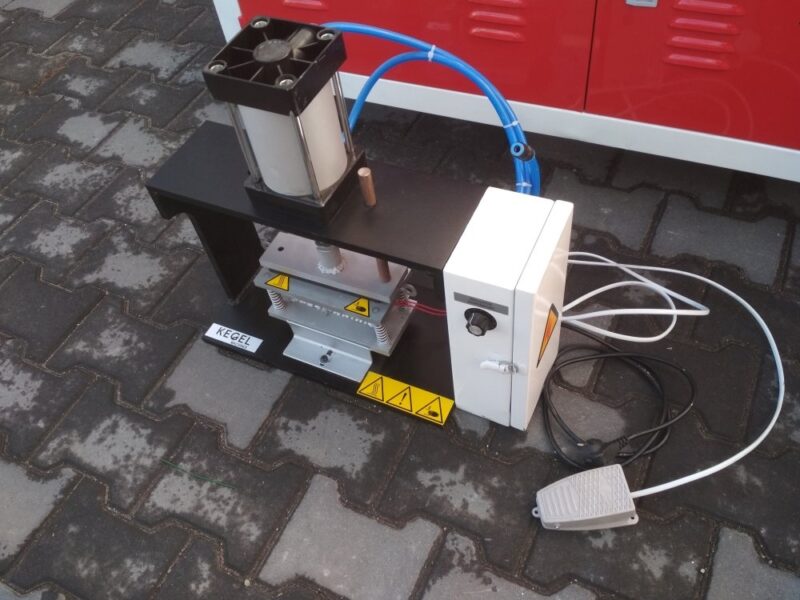 MASZYNY DO PRODUKCJI TOREBEK FOLIOWYCH COSMO ST-99