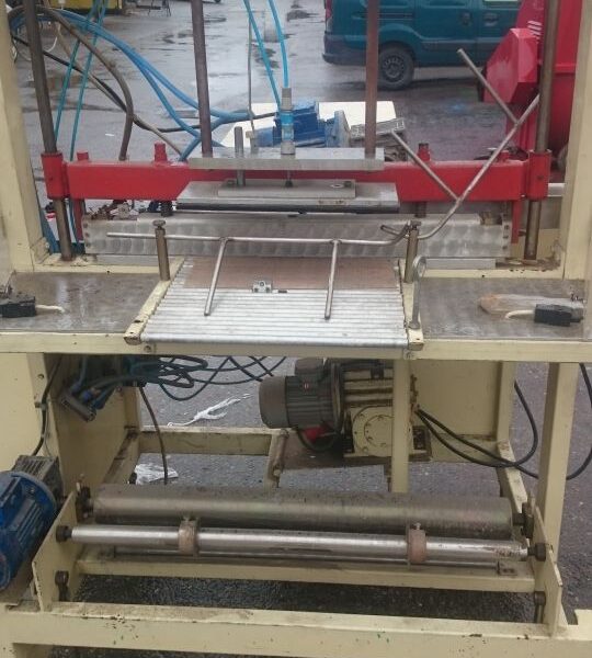 PAKOWARKA W FOLIĘ TERMOKURCZLIWĄ Z TUNELEM