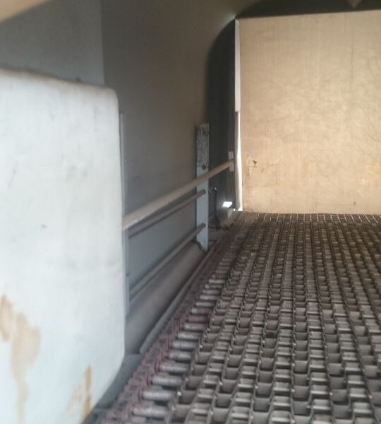 PAKOWARKA W FOLIĘ TERMOKURCZLIWĄ Z TUNELEM