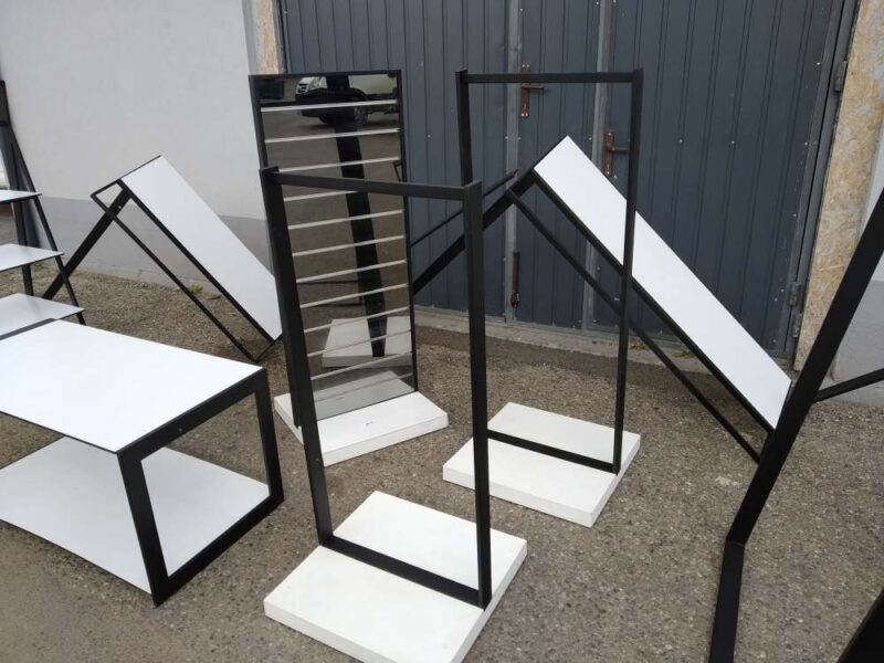 MEBLE SKLEPOWE RFM WIESZAKI LUSTRA PÓŁKI