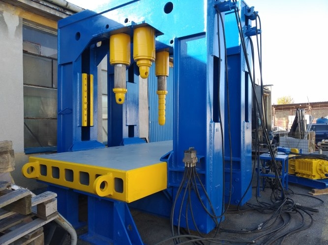 PRASA HYDRAULICZNA BRAMOWA PATENTUS PAT300-2/250-2