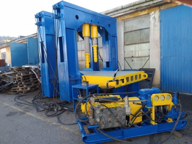 PRASA HYDRAULICZNA BRAMOWA PATENTUS PAT300-2/250-2