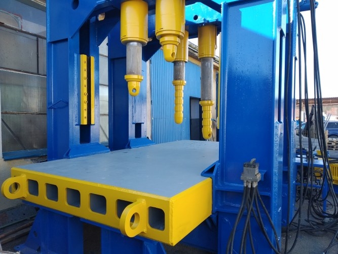 PRASA HYDRAULICZNA BRAMOWA PATENTUS PAT300-2/250-2