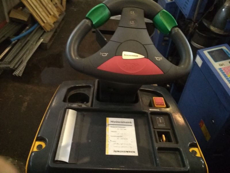 WÓZEK CIĄGNIK AKUMULATOROWY JUNGHEINRICH EZS 130