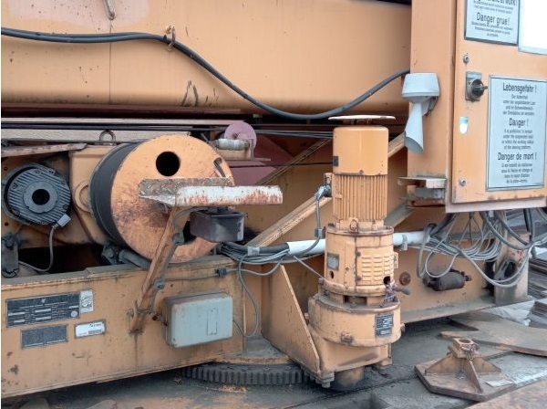 ŻURAW WIEŻOWY STACJONARNY LIEBHERR- WERK 32 K