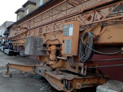 ŻURAW WIEŻOWY STACJONARNY LIEBHERR- WERK 32 K