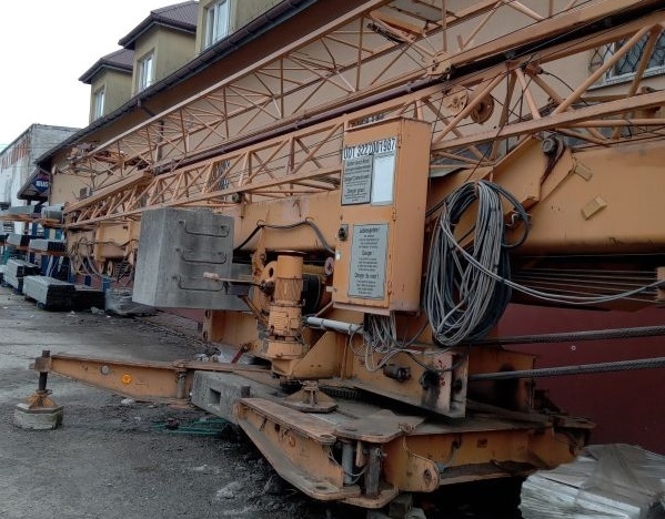 ŻURAW WIEŻOWY STACJONARNY LIEBHERR- WERK 32 K