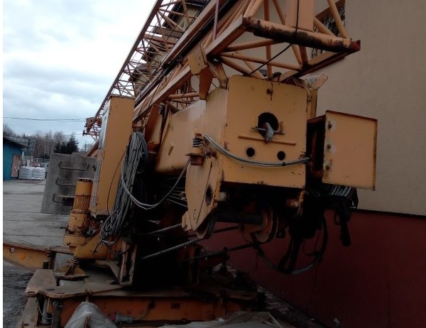 ŻURAW WIEŻOWY STACJONARNY LIEBHERR- WERK 32 K
