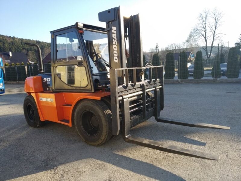 Wózek widłowy Doosan D90S - 9 TON