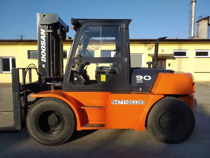 Wózek widłowy Doosan D90S - 9 TON