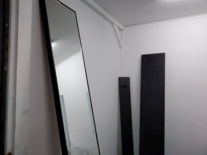 MEBLE SKLEPOWE RFM WIESZAKI LUSTRA PÓŁKI