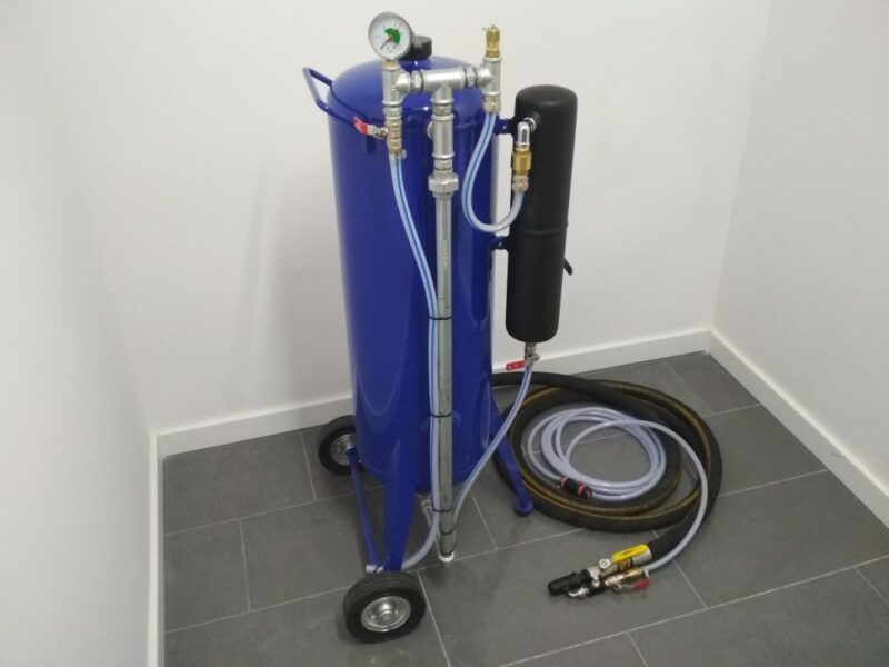 MOBILNA PIASKARKA SYFONOWA Z DYSZĄ WODNĄ