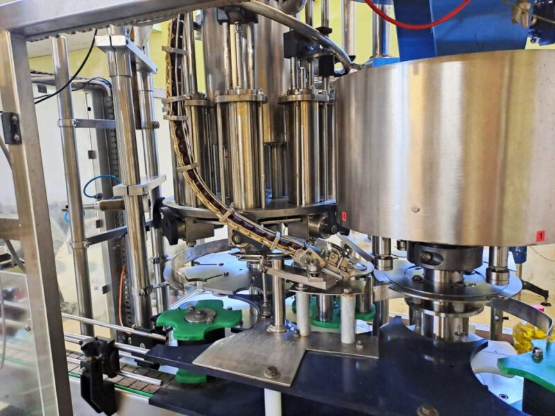 Linia do nalewania oleju/octu/soków 3000 bph