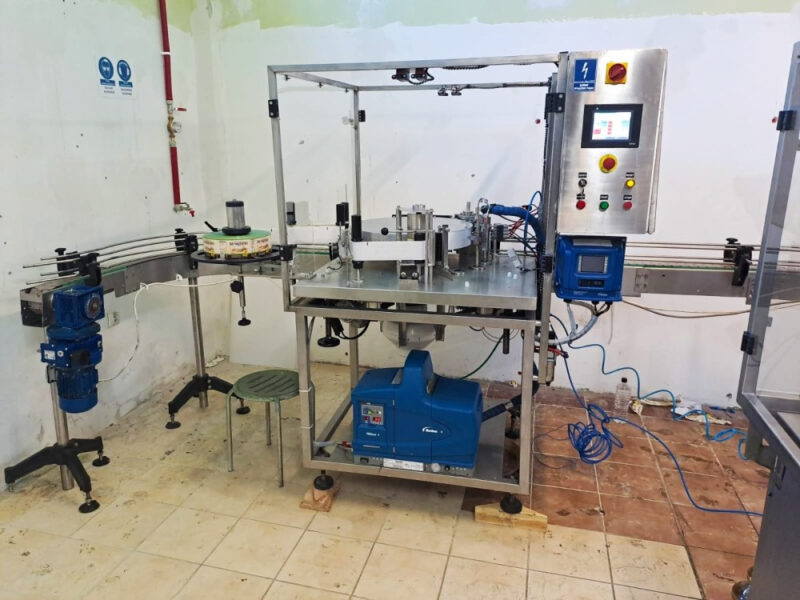 Linia do nalewania oleju/octu/soków 3000 bph