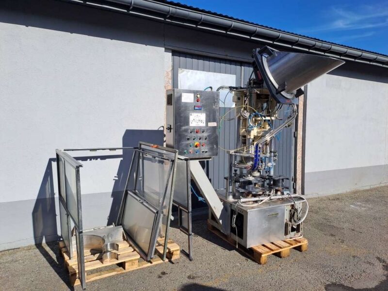 Linia rozlewnicza do wody RIVI 5L+ PET ZALKIN 4