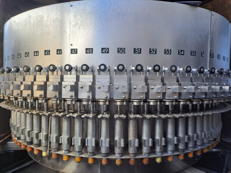 Kompletna linia do produkcji wody w butelkach PET 0,5 L / 1,5 L / 2,0 L