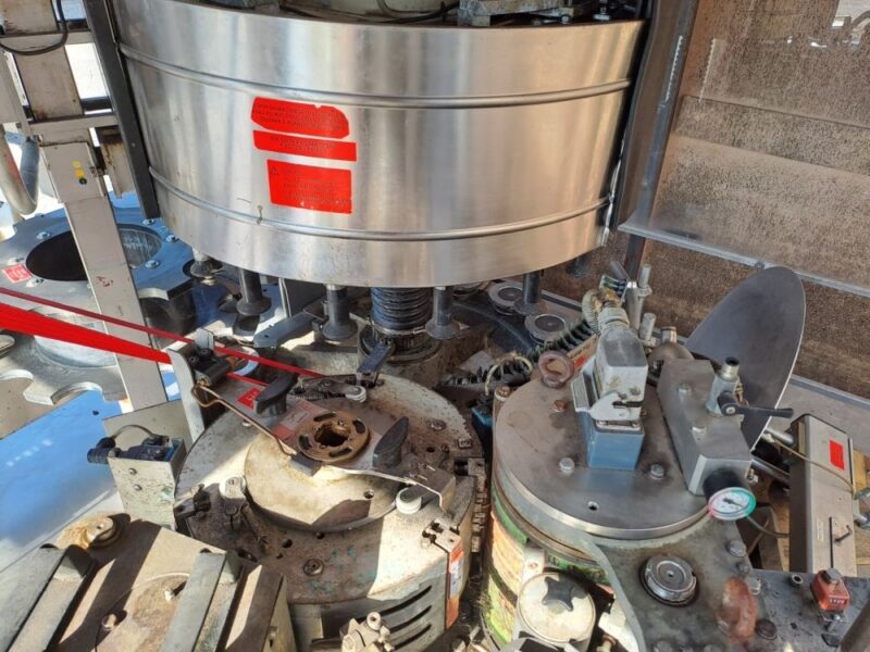 Kompletna linia do produkcji wody w butelkach PET 0,5 L / 1,5 L / 2,0 L