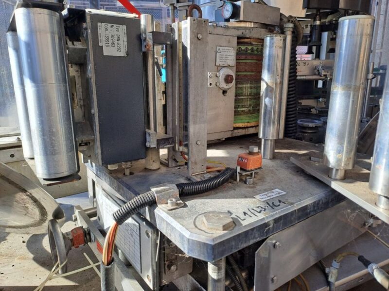 Kompletna linia do produkcji wody w butelkach PET 0,5 L / 1,5 L / 2,0 L