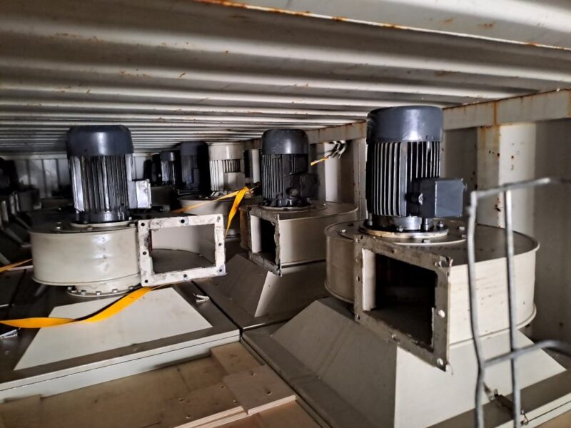 Kompletna linia do produkcji wody w butelkach PET 0,5 L / 1,5 L / 2,0 L