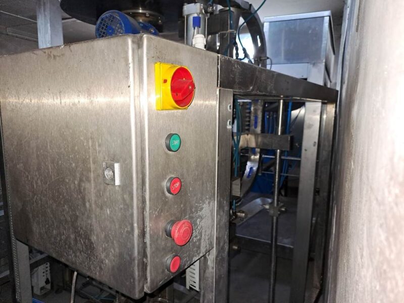 Zestaw urządzeń do butelek PET 5l - zakręcarka + płuczka