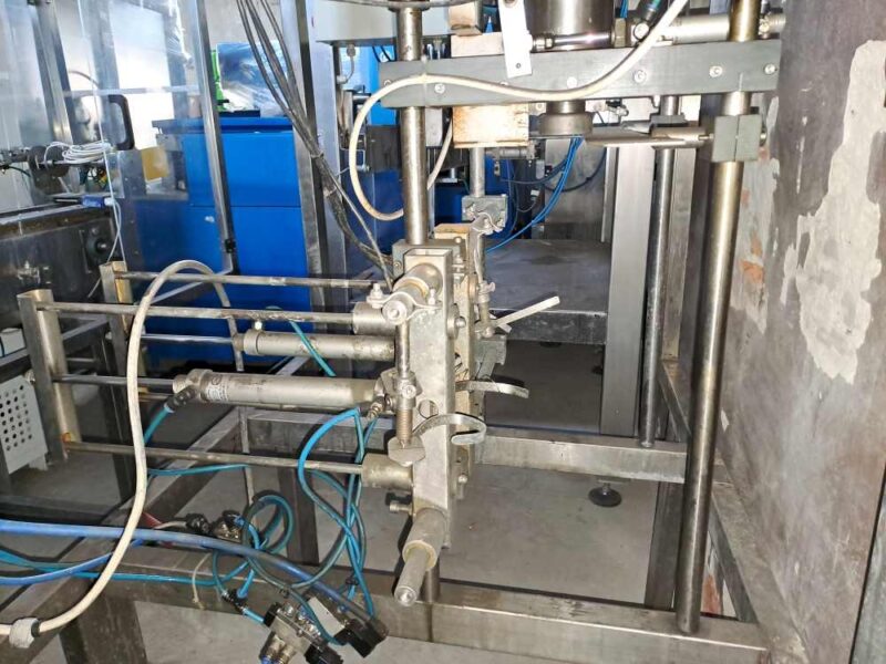 Zestaw urządzeń do butelek PET 5l - zakręcarka + płuczka