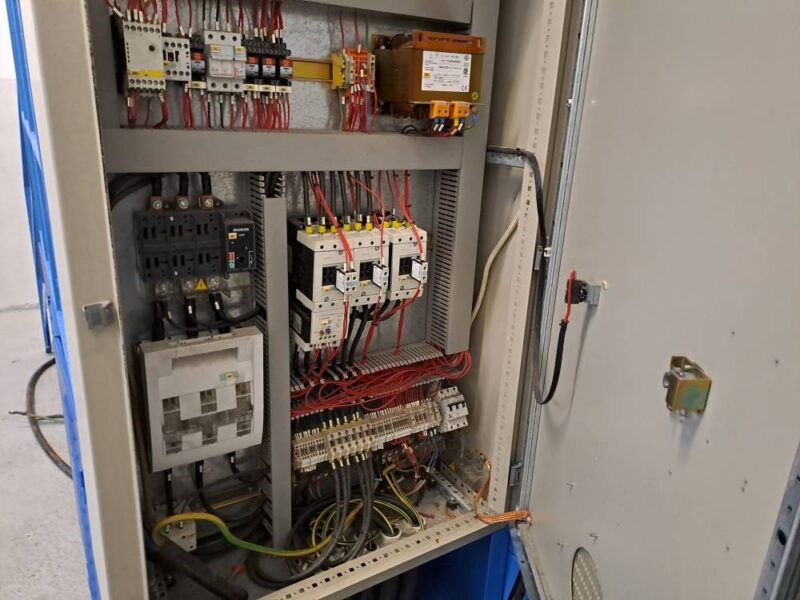 Młyn do recyklingu tworzyw sztucznych REG-MAC 75 kW granulator 1850 kg