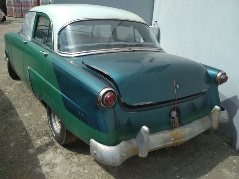 Ford Crestline 1952 – samochód zabytkowy
