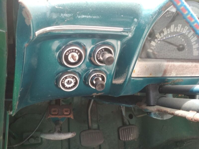 Ford Crestline 1952 – samochód zabytkowy
