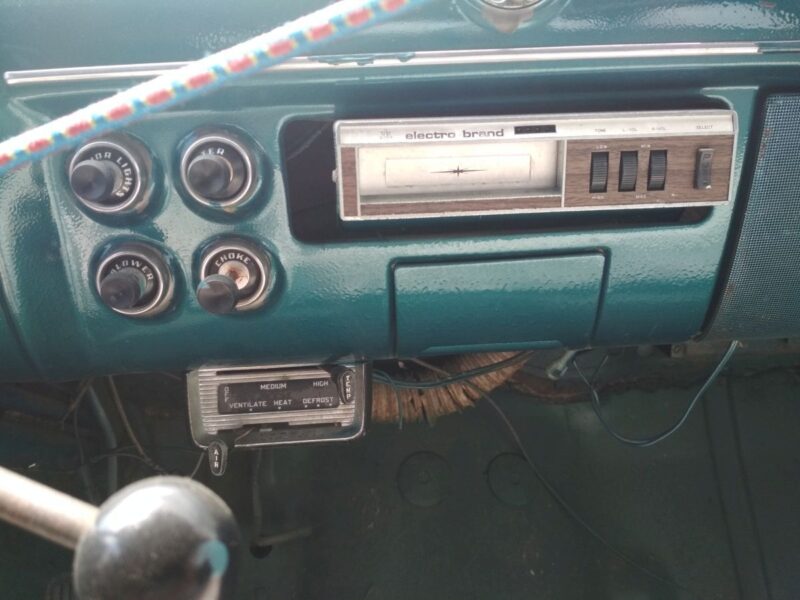 Ford Crestline 1952 – samochód zabytkowy