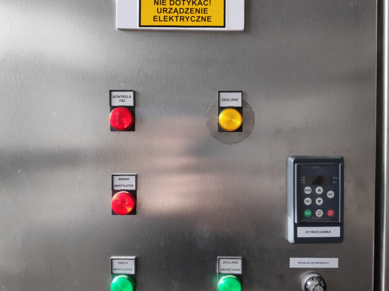 Urządzenie etykietujące INTREX na bazie SASIB ALFAQUATTRO 8T – do opakowań okrągłych