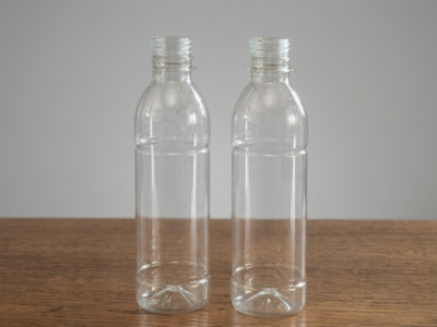 Butelki PET 250 ml z zakrętkami – sprzedaż hurtowa